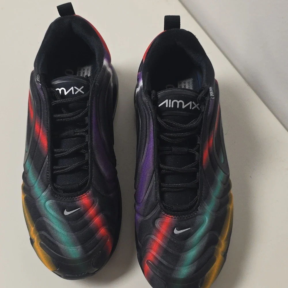 Nike AirMax Sneakers - Picture 2 of 6